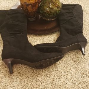 Black Boots With Side Zipper